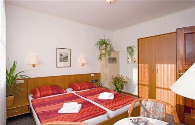 Hotel Onkel Tom`s Hütte